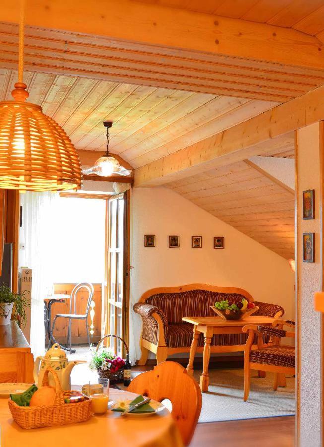 Ferienwohnungen Haus "Wildschuetz" フラウエナウ エクステリア 写真