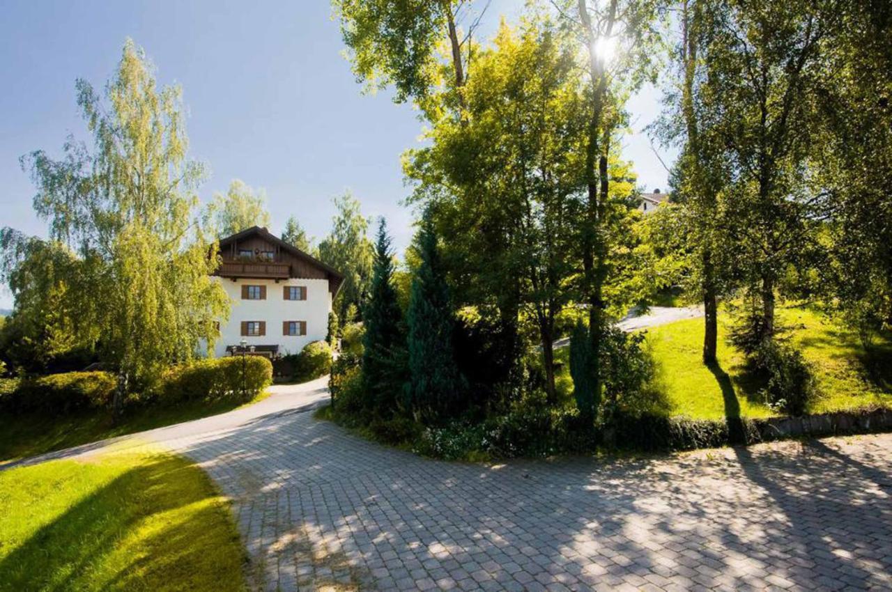 Ferienwohnungen Haus "Wildschuetz" フラウエナウ エクステリア 写真